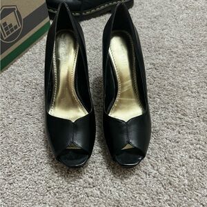 Nine West Black Platform heels Size 8 worn once